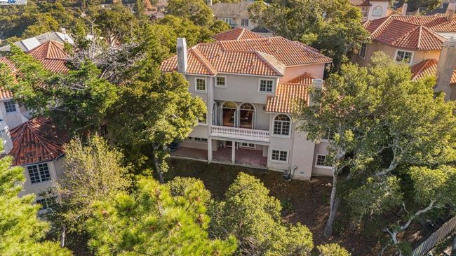 11 La Strada Ct, House other with 5 bedrooms, 5 bathrooms and 2 parking in Burlingame CA | Image 9