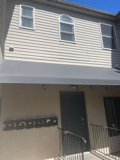 unit-1-210 W 6th St, Royal Oak, MI, 48067-3868 | Card Image