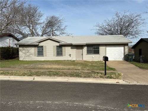 821 Michelle Dr, Copperas Cove, TX, 76522-1235 | Card Image