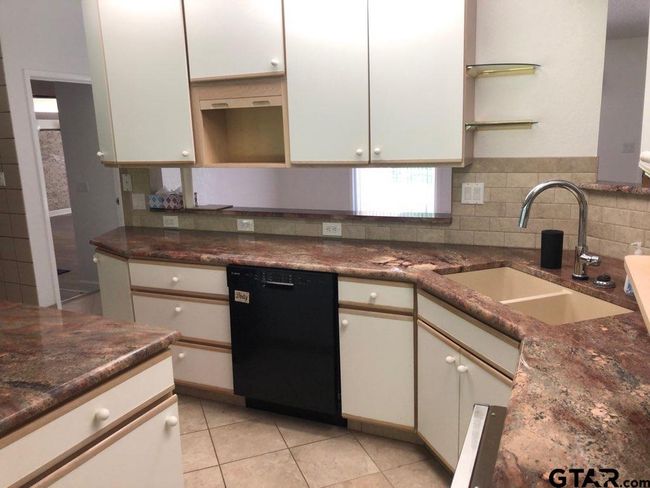 13745 Meadow Ln, House other with 4 bedrooms, 3 bathrooms and null parking in Flint TX | Image 5