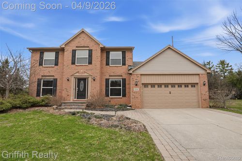 938 Meadowbrook Ct, Milford, MI, 48381-2672 | Card Image