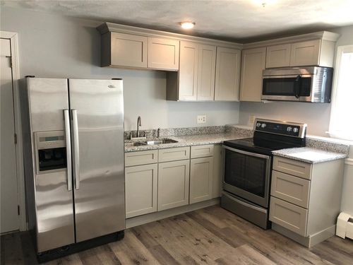 apt-1-422 Smithfield Ave, Pawtucket, RI, 02860-2500 | Card Image