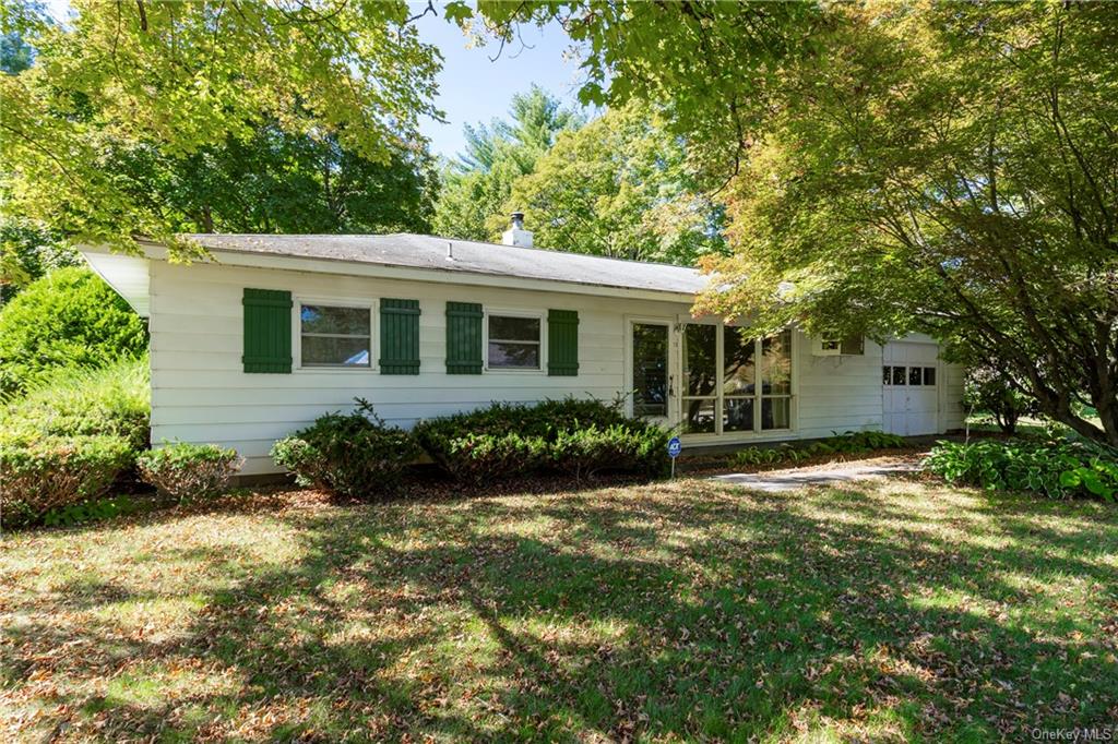 Greentree Dr, Hyde Park, NY 12538