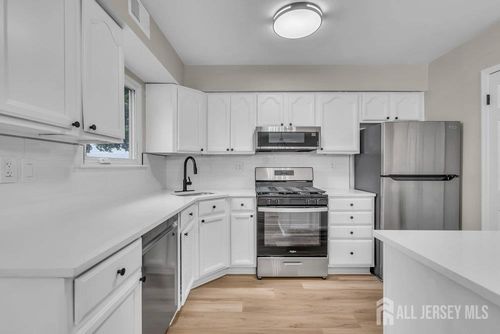 225 Riva Drive, Hackettstown, NJ, 07840 | Card Image