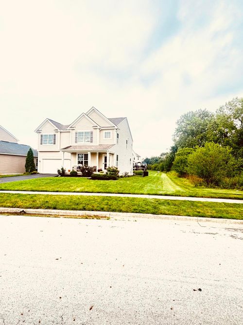 644 Cedar Run Dr, Blacklick, OH, 43004-8811 | Card Image