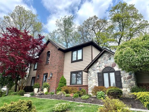 85 Overlake Dr, Lake Orion, MI, 48362-1538 | Card Image