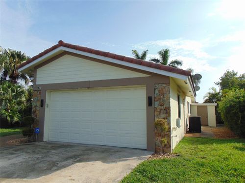 595 E River Dr, Margate, FL, 33063-4541 | Card Image