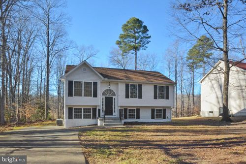 821 Campers Ln, Ruther Glen, VA, 22546-1428 | Card Image