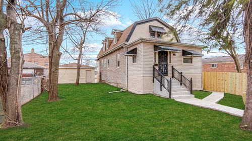 9321 S Green St, Chicago, IL, 60620-2713 | Card Image