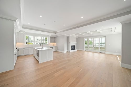 205-124 Elm Street, Cohasset, MA, 02025 | Card Image