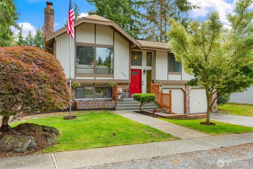 3761 Nw Highland Ct, Silverdale, WA, 98383-9429 | Card Image