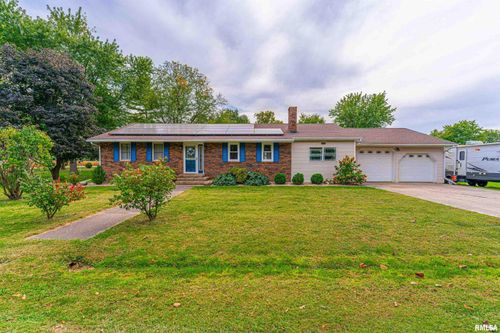 1535 E Pine St, Mason City, IL, 62664-9613 | Card Image