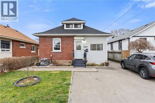4660 6th Ave, Niagara Falls, ON, L2E4T5 | Card Image