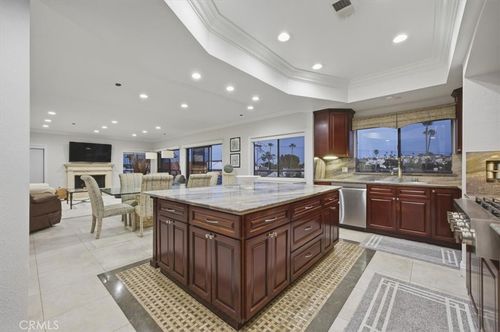 303-512 Esplanade, Redondo Beach, CA, 90277-4064 | Card Image