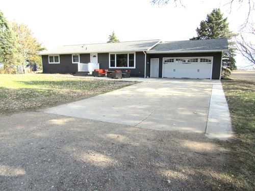 110 90th St Se, Maynard, MN, 56260-8055 | Card Image