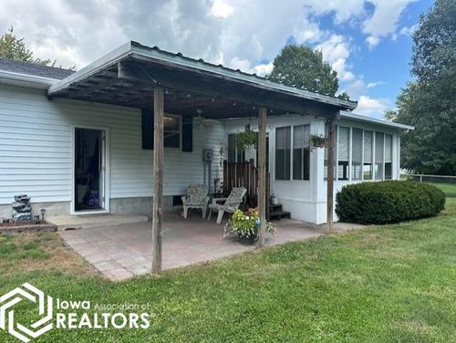 571 2nd St Se, Britt, IA, 50423-2006 | Card Image