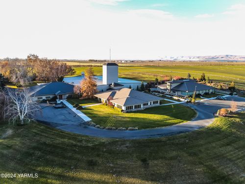 11793 Fort Rd, White Swan, WA, 98952-9632 | Card Image