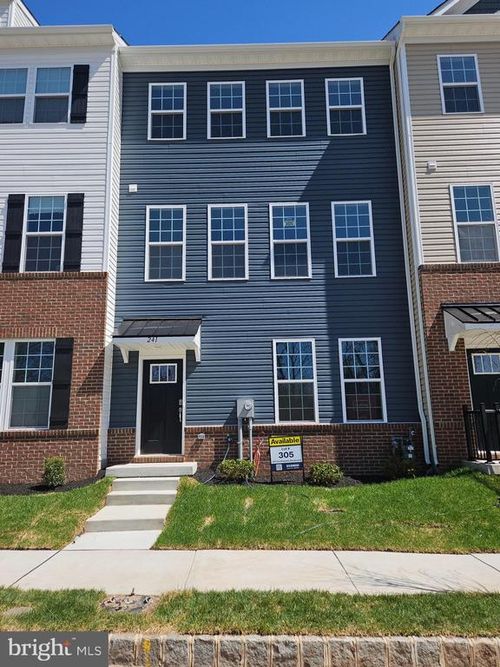 706 Ore St, PHOENIXVILLE, PA, 19460-1352 | Card Image