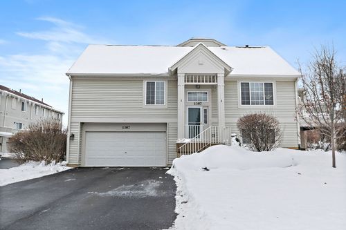 1387 New Haven Dr, Cary, IL, 60013-1805 | Card Image