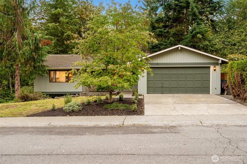 16921 135th Pl Se, Renton, WA, 98058-6901 | Card Image