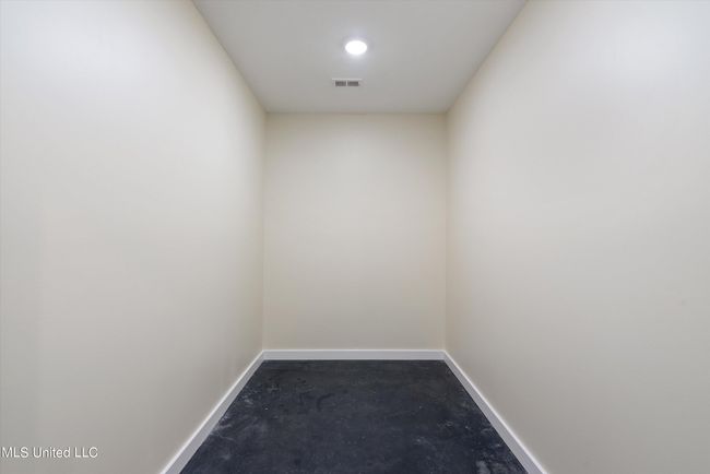 17-Primary Closet | Image 17