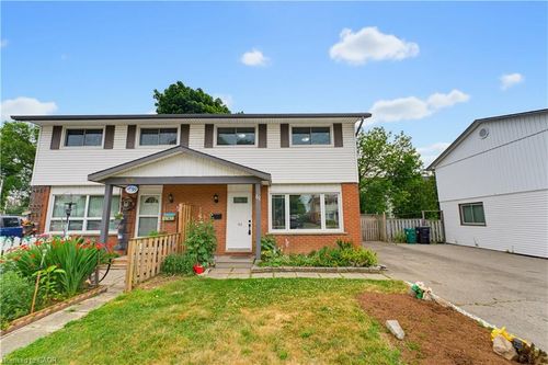 61 Balfour Cres, Kitchener, ON, N2C1Z6 | Card Image
