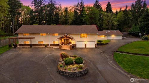 17151 Se Petrovitsky Rd, Renton, WA, 98058-9610 | Card Image