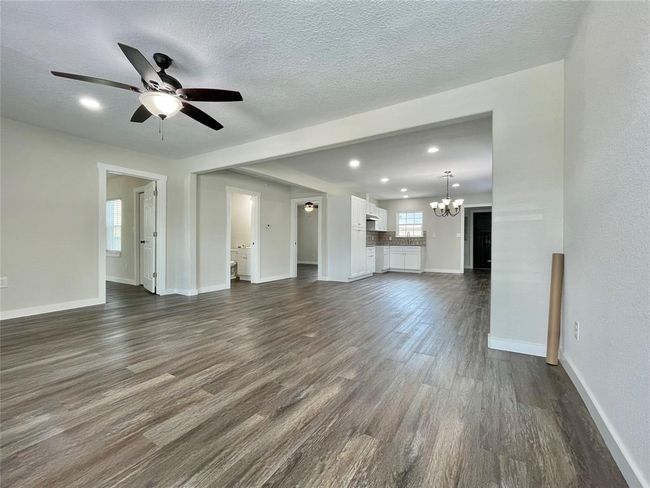 527 W 4 Th St, House other with 5 bedrooms, 3 bathrooms and null parking in Freeport TX | Image 7
