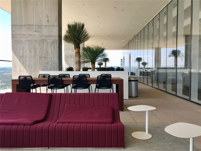 Lobby with expansive windows | Image 31