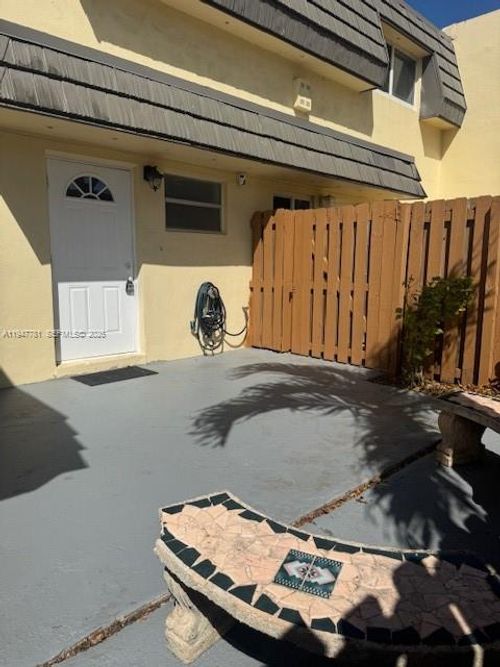 8327-8327 Sw 137th Ave, Miami, FL, 33183-4045 | Card Image