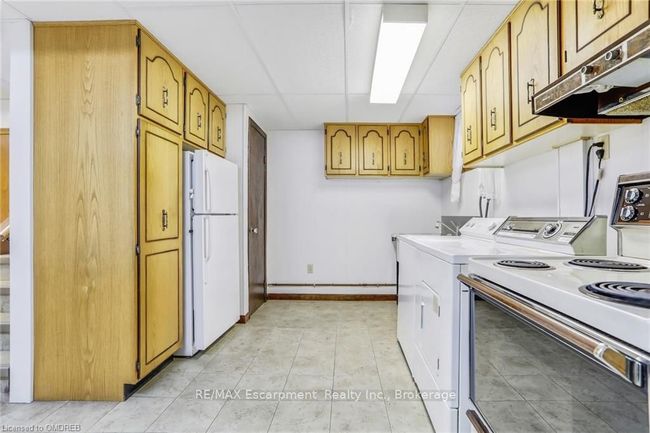 22 Ghent St, House other with 5 bedrooms, 2 bathrooms and 4 parking in Saint Catharines ON | Image 24