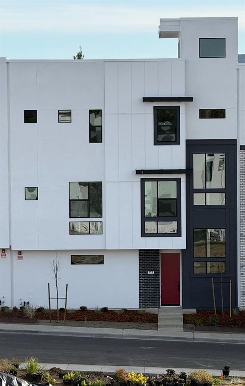 713 Catherine St, Vacaville, CA, 95688-3953 | Card Image