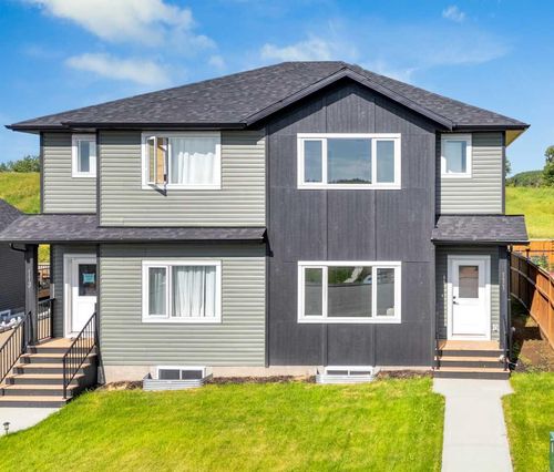 111 Gray Close, Sylvan Lake, AB, T4S0W4 | Card Image