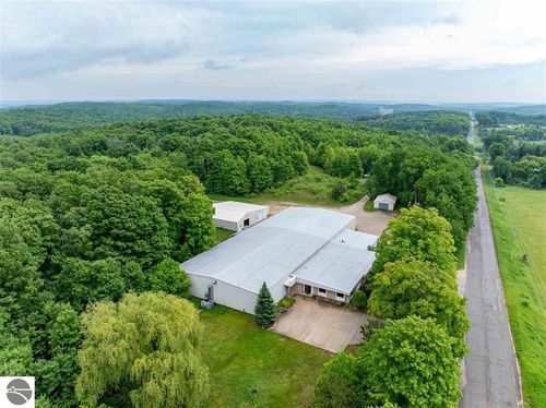 3166 Muckle Rd, Central Lake, MI, 49622-9526 | Card Image