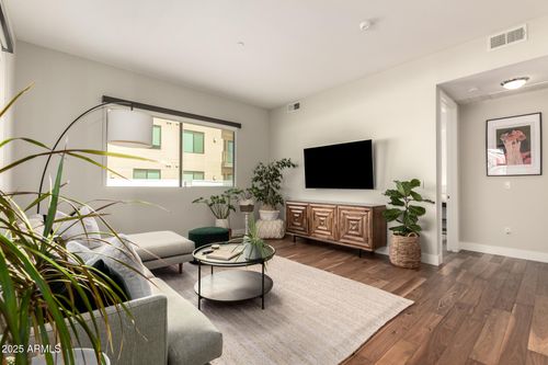 2001-7300 E Earll Dr, Scottsdale, AZ, 85251-7265 | Card Image