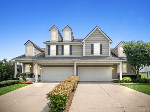 694 Bluff Ct, Rochester Hills, MI, 48307-6081 | Card Image