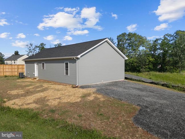33 Barrington Dr, House other with 3 bedrooms, 2 bathrooms and null parking in STANARDSVILLE VA | Image 5