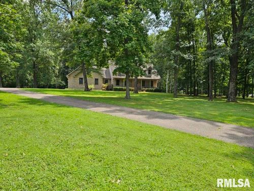 9 Fawn Dr, Fairfield, IL, 62837-2800 | Card Image