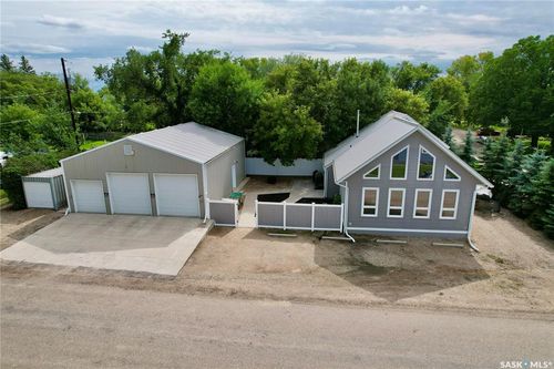 212 Jura St, Colonsay, SK, S0K4T1 | Card Image