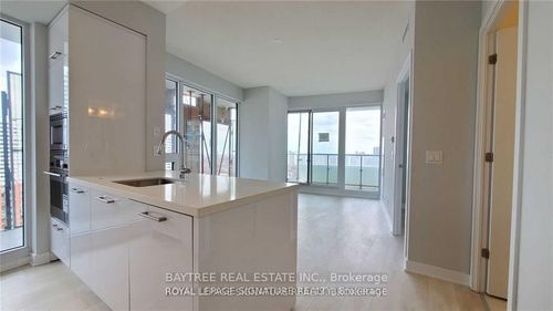 1203-2221 Yonge St, Toronto, ON, M4S0B8 | Card Image