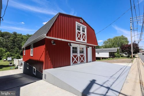 fl-2-562 Peacock St, POTTSVILLE, PA, 17901-1005 | Card Image