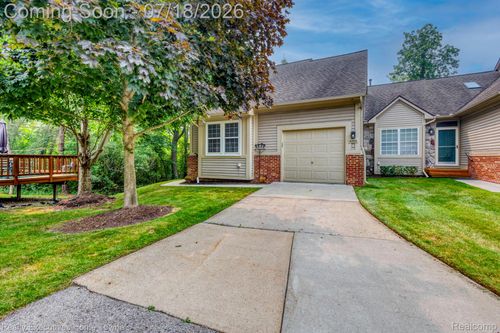 41993 Arrowhead Dr, Novi, MI, 48377-1579 | Card Image