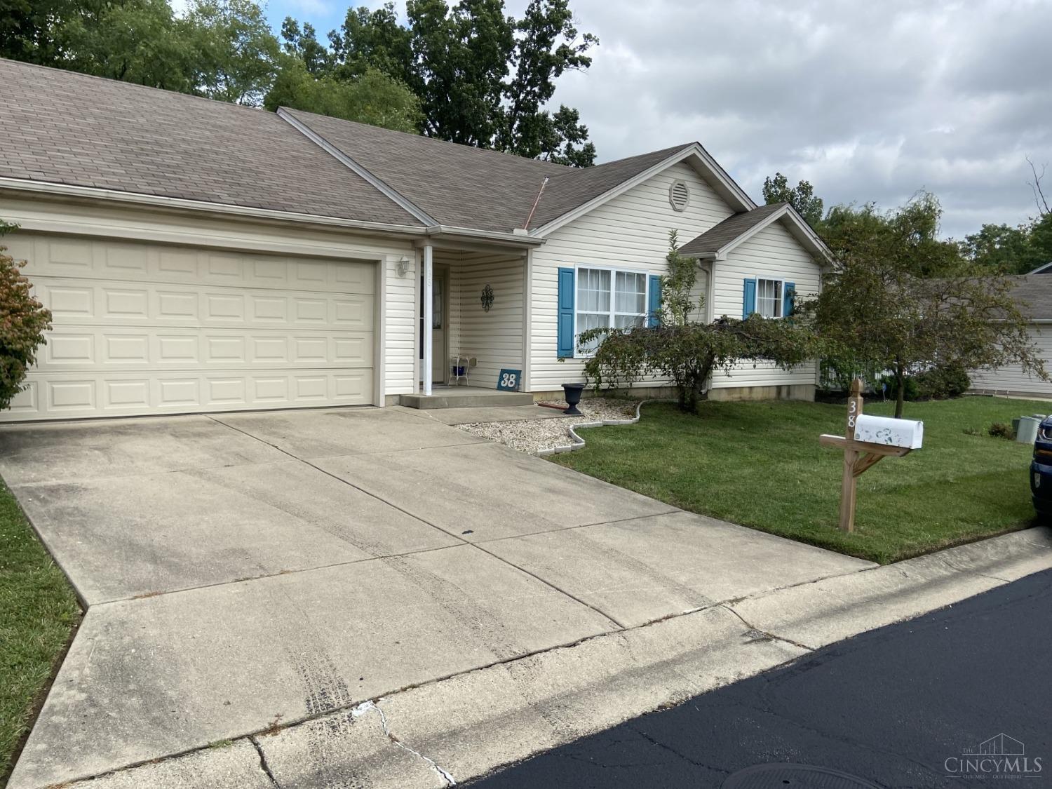 Persimmon Dr, Hamilton, OH 45013