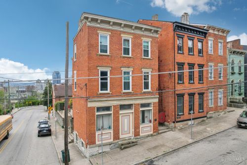 561 Milton St, Cincinnati, OH, 45202 | Card Image