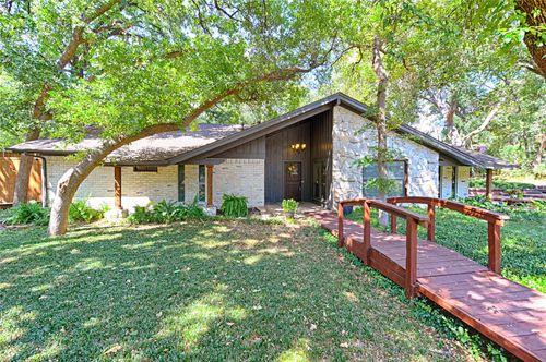 1701 Timbers Dr, Irving, TX, 75061-2240 | Card Image