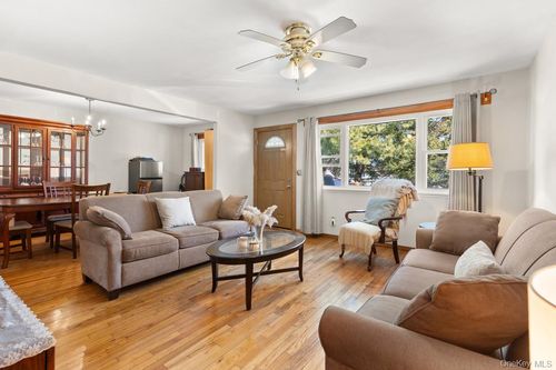 259 Waldo St, Copiague, NY, 11726-3610 | Card Image