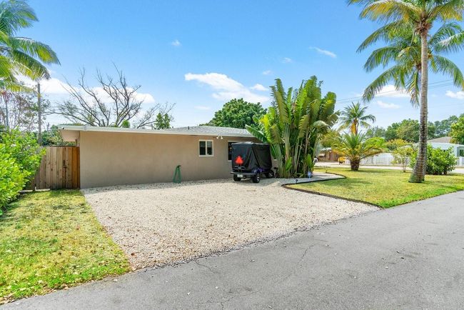 1001 Ne 4th St, House other with 3 bedrooms, 2 bathrooms and null parking in Pompano Beach FL | Image 3
