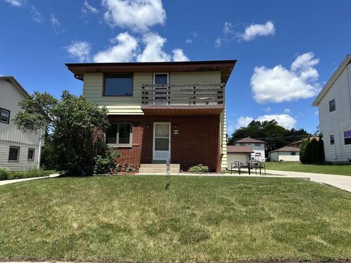 8926 W Tripoli Avenue, MILWAUKEE, WI, 53228 | Card Image