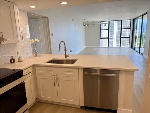 apt-1203-20335 W Country Club Dr, Aventura, FL, 33180-1622 | Card Image