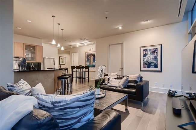 APT-901 - 555 E 5 Th St, Condo with 2 bedrooms, 2 bathrooms and null parking in Austin TX | Image 4